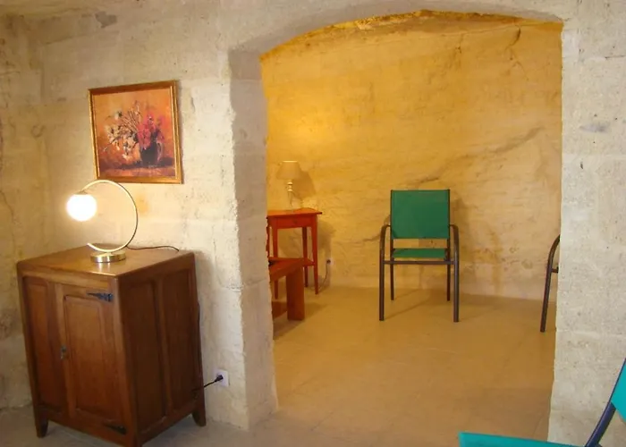 Maison Dans Falaise Face A L'estuaire De La Gironde